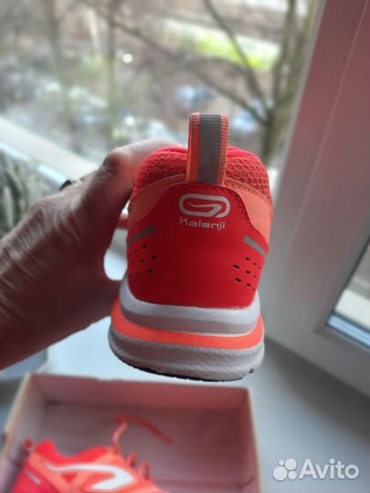 Кроссовки женские 41размер