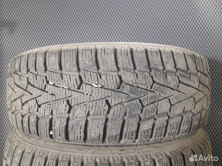 Roadstone Winguard WinSpike 215/55 R17