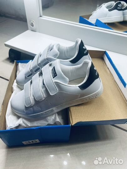 Белые кеды на липучках adidas