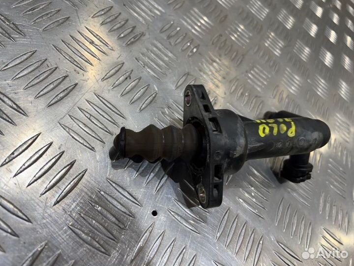 Рабочий цилиндр сцепления Volkswagen Polo седан