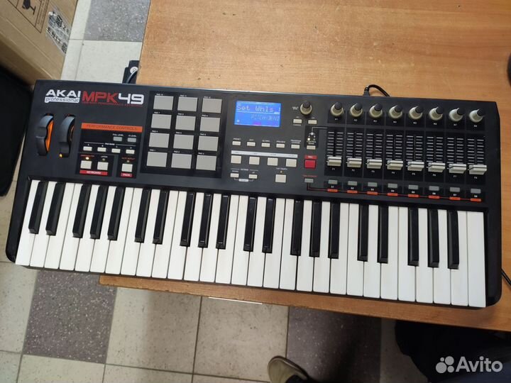 Миди клавиатура Akai mpk49