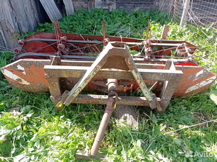 Косилка кс 2.1 и ворошилка мф80, телега, плуг
