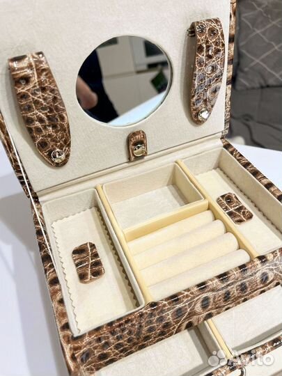 Шкатулка для украшений