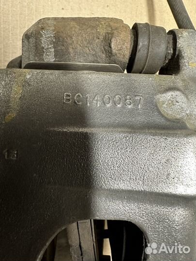 Суппорт передний правый Kia Cerato 1(LD)