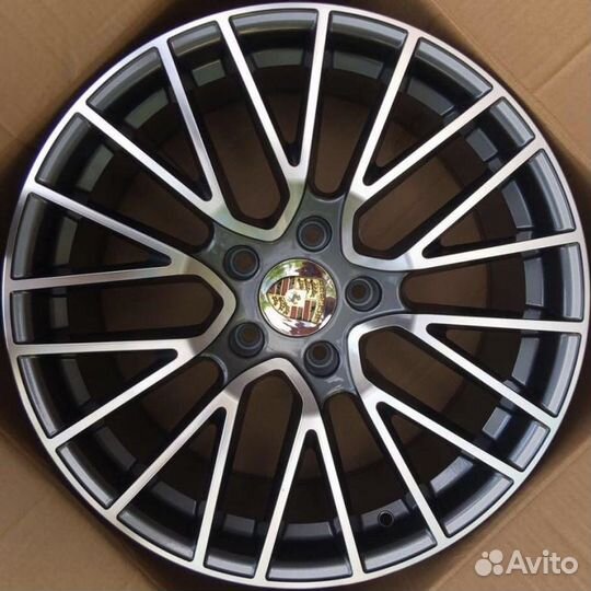 Разноширокие диски R22 на Porsche Cayenne