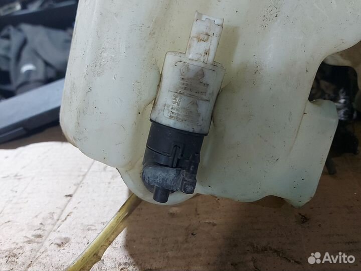 Бачок омывателя лобового стекла Renault Megane 2