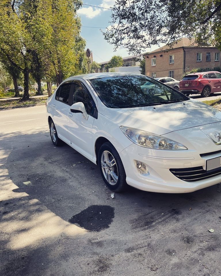 Peugeot 408: фото владельца