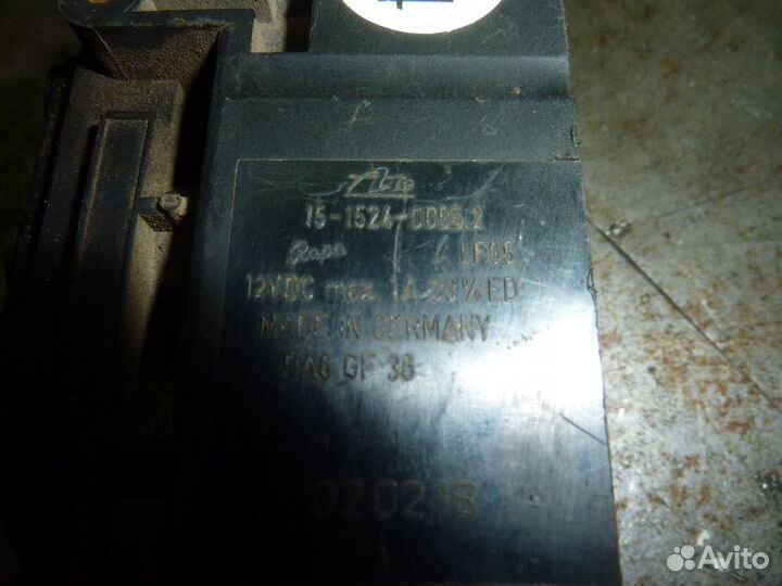 Блок клапанов пневмоподвески Audi Allroad quattro