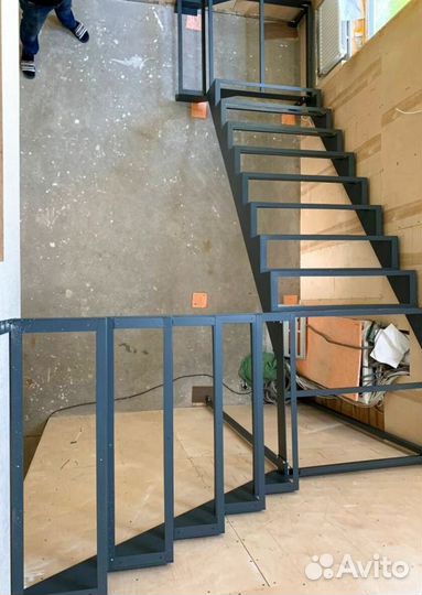 Металлокаркас для лестницы 