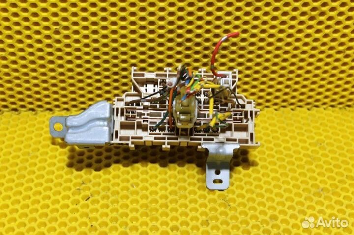 Блок предохранителей салона Nissan Note E11