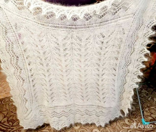 Пуховые ажурные платки и шарфы