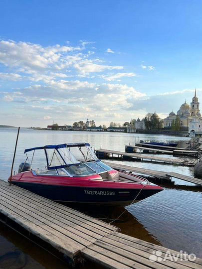 Прогулки на катере по озеру Селигер