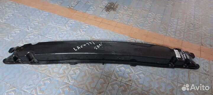 Усилитель бампера.шевролет