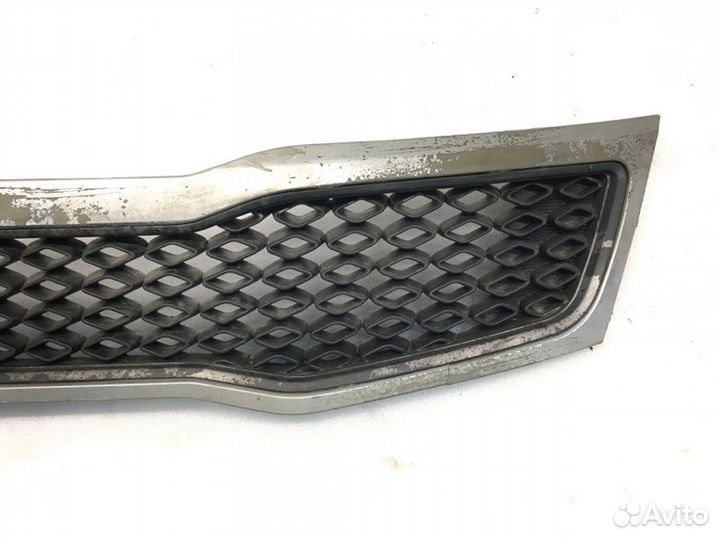 Решетка бампера передняя Kia Optima 3 седан 2.4