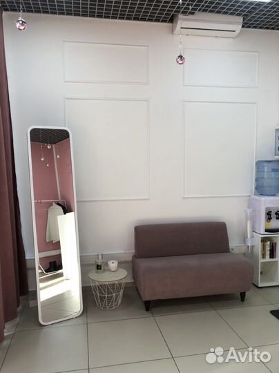 Место мастера бровист/визажист