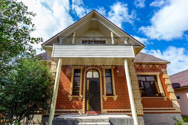 Дом 371,6 м² на участке 11,8 сот.