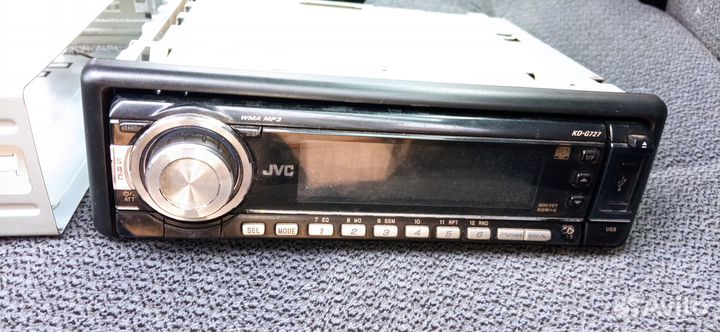 Автомагнитола «JVC» (7-го класса) с пультом д/у
