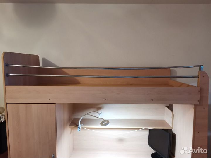 Двухъярусная кровать