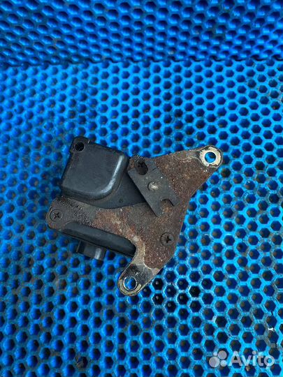 Моторчик заслонки ys4e9j559ac Ford focus 1