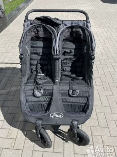 Коляска для двойни