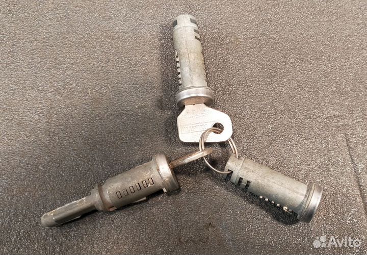 Личинки замков дверей ваз 2106 СССР