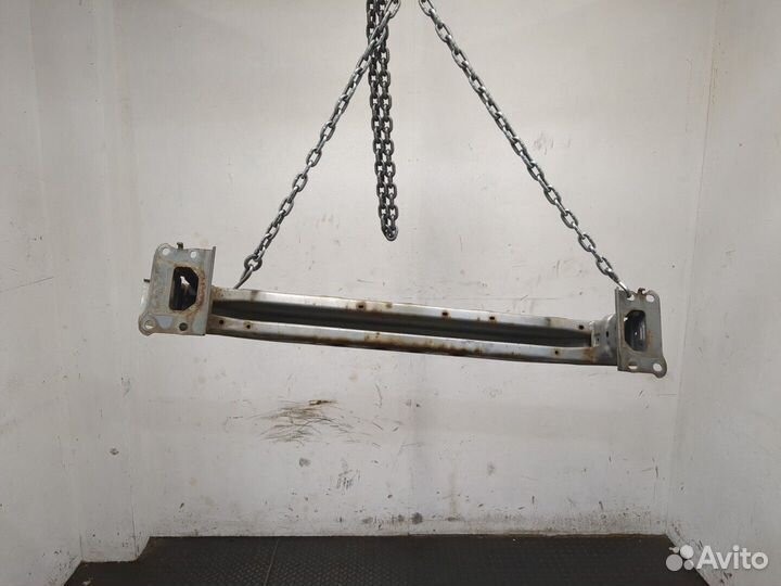 Усилитель бампера Toyota Avensis 2, 2005