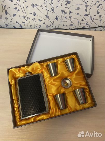 Подарочный набор с фляжкой