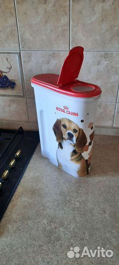 Контейнер для сухого корма