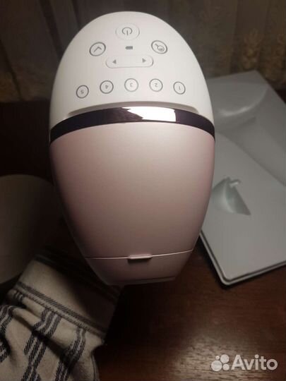 Фотоэпилятор Philips Lumea Prestige BRI950