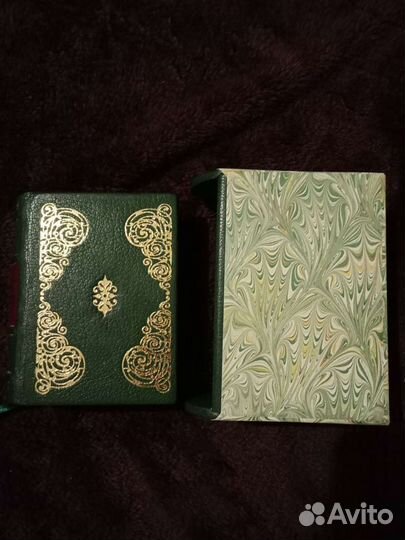 Книга Драгоценные камни (кожа)