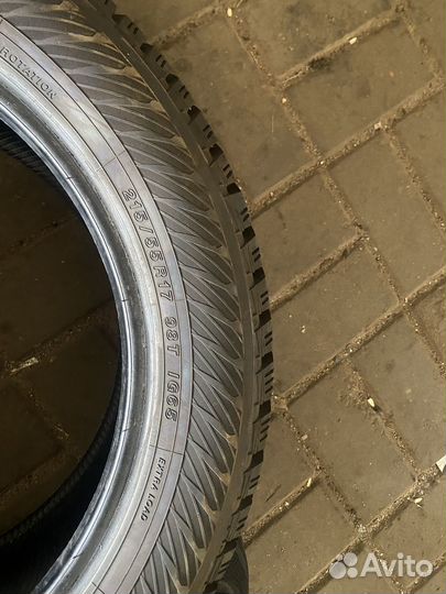 Yokohama Ice Guard IG65 215/55 R17 T