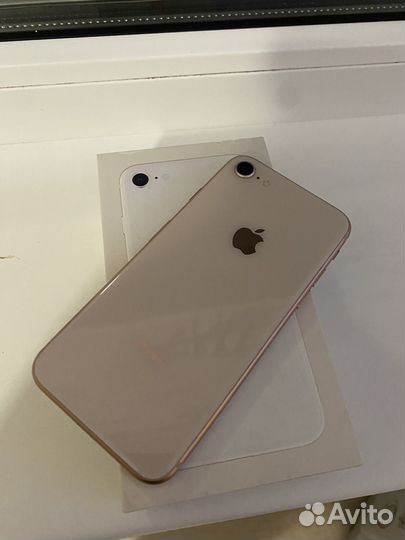iPhone 8, 64 ГБ