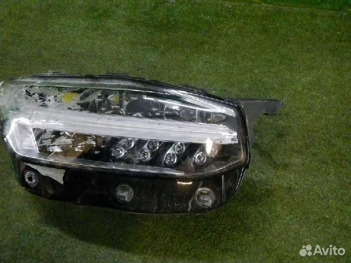 Фара правая Volvo XC90