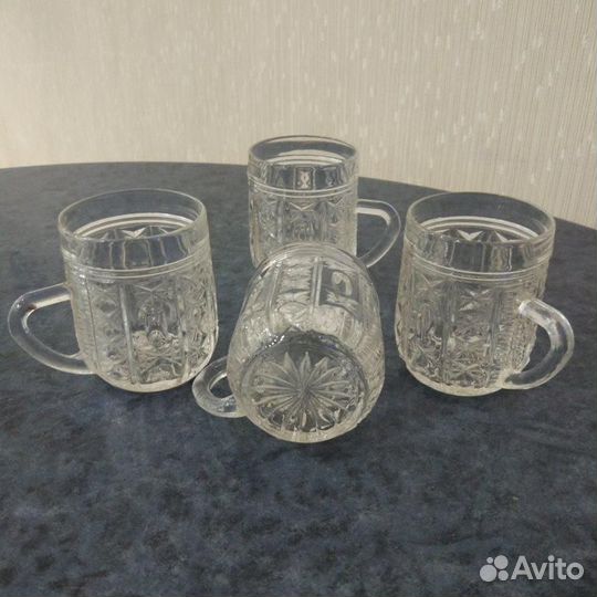 Кружки хрустальные и простые