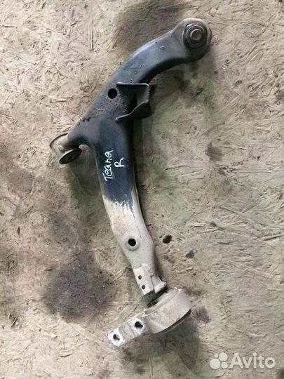 Рычаг передний правый Nissan Teana J31