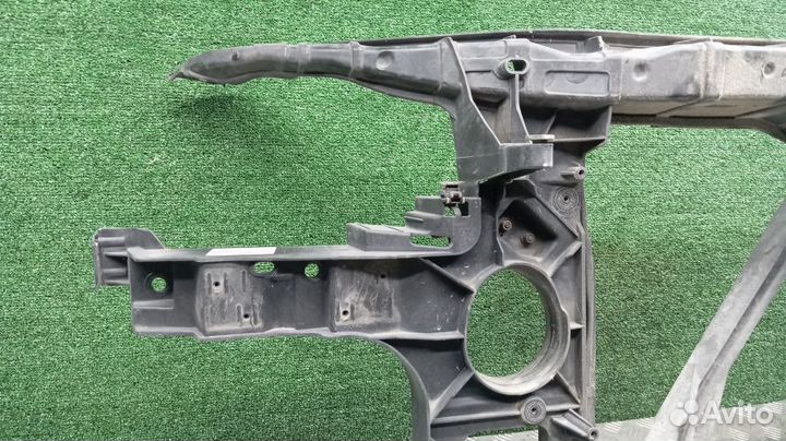 Рамка радиатора Audi Q7