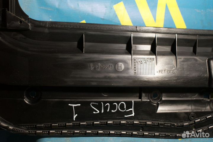 Направляющие корпус люка Ford Focus 1