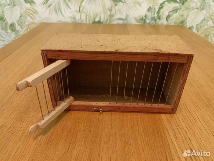 Корм для волнистых попугаев и переноска