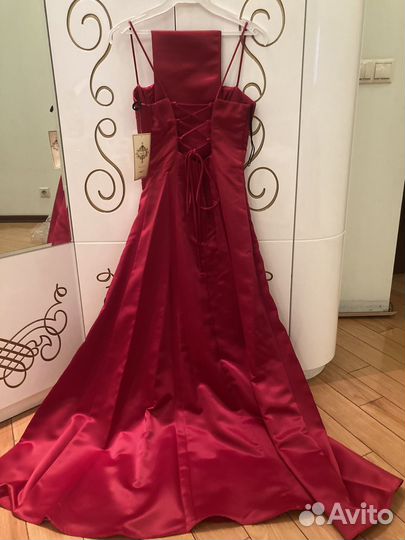 Вечернее платье