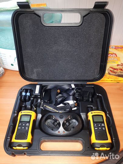 Мотороллы 4 шт.: Т 80 extreme tlkr,Т 60 tlkr