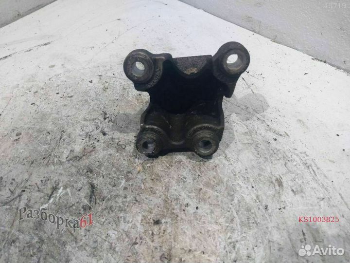 Кронштейн двигателя audi A6 C6 Левый