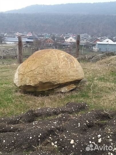 Камень булыжник