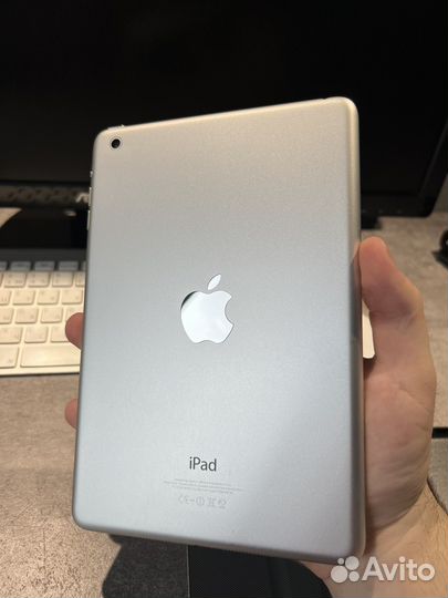Планшет Apple iPad mini 1