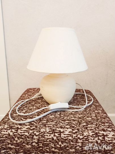 Светильники настольные с абажуром