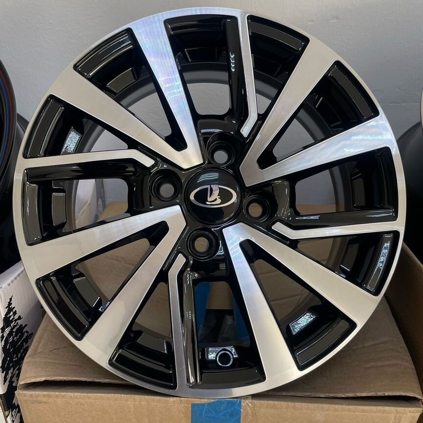 Литые диски Buddy Club P-1 5.5×R14 4×98