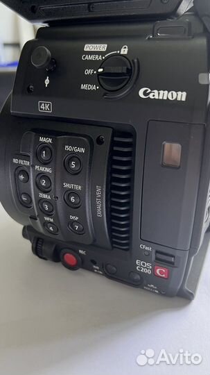 Видеокамера canon c200
