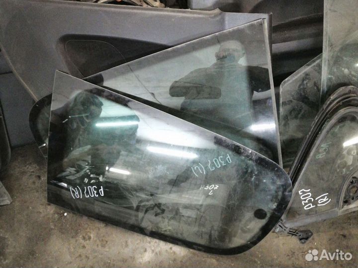 Стекло Peugeot 307