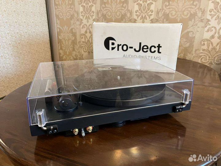 Виниловый проигрыватель Pro Ject Debut Carbon EVO