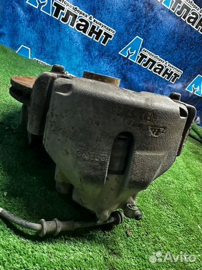 Кулак поворотный передний правый Opel Vectra B