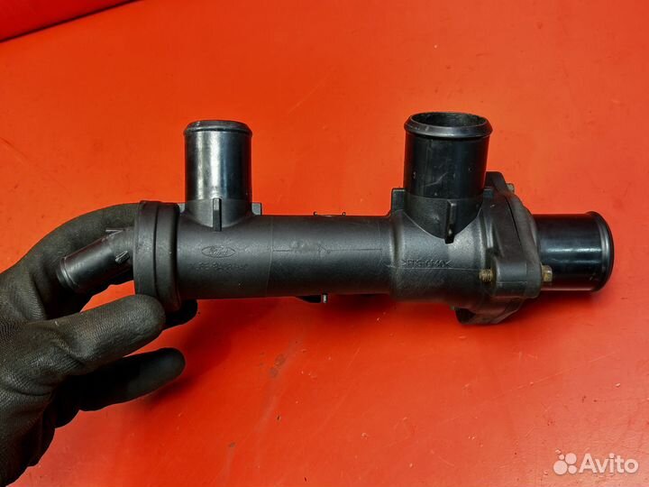 Фланец охлаждения 3.0 Ford Escape 2000-2006